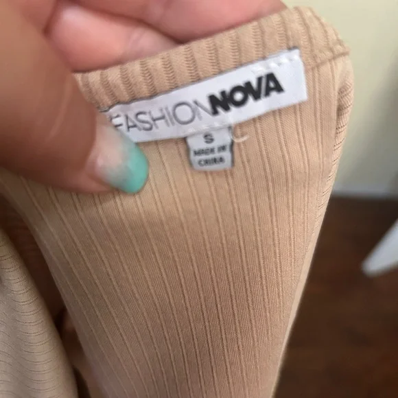 Fashion Nova Tan Ensemble - Picture 4 of 5